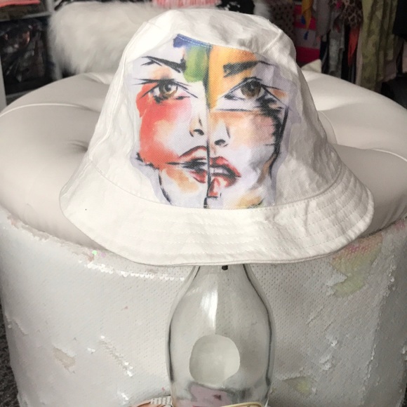 Bucket hat - Picture 2 of 4